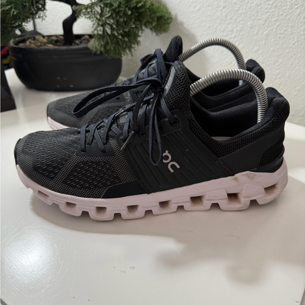 On Running Black and White Athletic Shoes - Picture 5 of 8